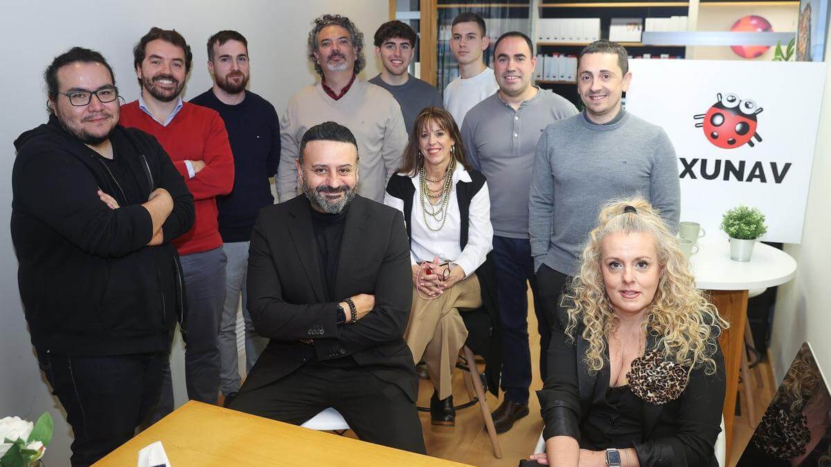 Equipo de Muxunav, en las instalaciones del Edificio Portal de Navarra, en el polígono Noáin-Esquíroz.